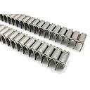 Grapa en Tira Colchonera Envarilladora Largo 13 mm, Ancho 11 mm Apertura 6.2 mm Espesor 0.82 10,000 Unid. Maraga (E)