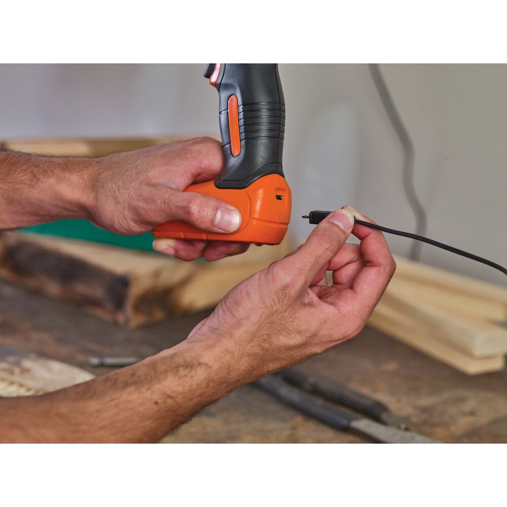Taladro Atornillador 3/8" 8V LD008-B2C Black & Decker