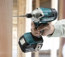Atornillador de Impacto Inalámbrico 18V Sin Bateria DTD156Z Makita
