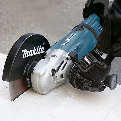 Esmeril Angular 7" 2400W 6.0Kg. GA7030 Makita