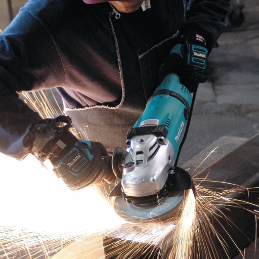 Esmeril Angular 9" 2600W 6.7Kg. GA9040S Makita