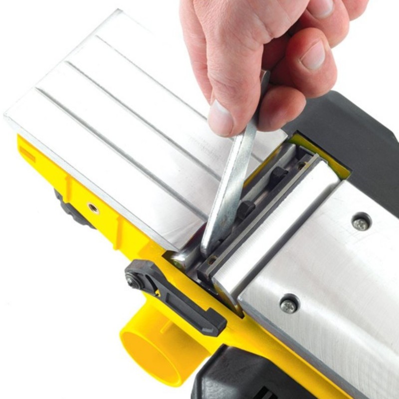Cepillo de Madera 3 1/4" 750 W 82 mm + Martillo Cabo Madera 20 Oz Stanley STPP7502-K1_8