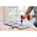 Taladro atornillador 3/8" 20v + set de 18 piezas Black & Decker